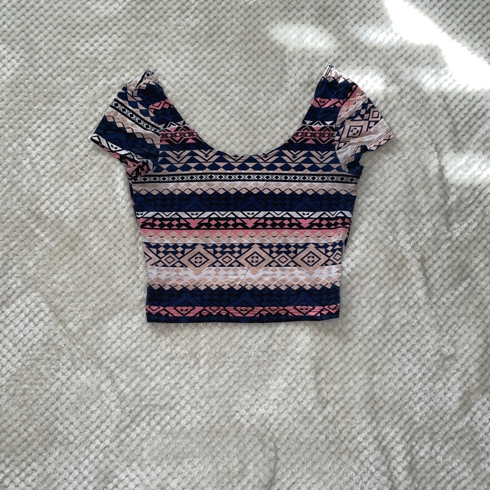 Charlotte Russe Geometric Print Crop Top - Navy and Pink